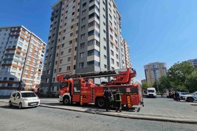 Apartmanda yangın paniği: 1 kişi dumandan etkilendi
