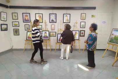 Burhaniyeli 85’lik ressam Edremit’ te sergi açtı
