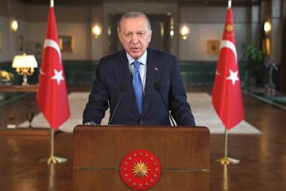 Cumhurbaşkanı Erdoğan: "Gurbeti, ikinci vatan eyleyen kardeşlerimiz için yüksek bir şuurla çalışan tüm sivil toplum kuruluşlarımıza şükranlarımı iletiyorum"
