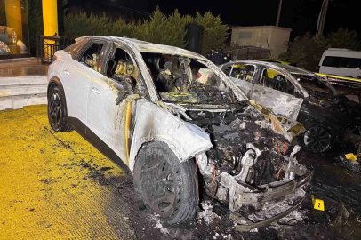 Kuşadası’nda oto galeri kundaklandı
