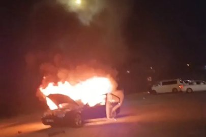 Düğün konvoyundaki otomobil alev aldı
