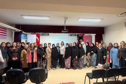 "Bilge Aileden Bilinçli Topluma Projesi" kapsamında velilere seminer verildi
