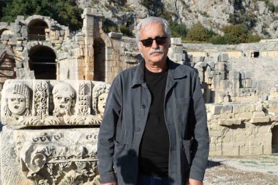Arkeolog Prof. Dr. Çevik’ten Aperlai antik liman kentindeki atıklara tepki: "Gitmez olaydım"
