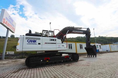 Canik Belediyesi araç filosuna yeni ekskavatör kattı
