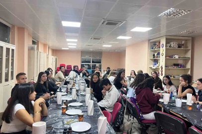 Muğla’da üniversite öğrencileri seramik vazo boyama atölyesinde buluştu
