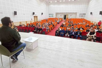 Oytun Erbaş’tan "Hayata Bir de Buradan Bak" söyleşisi
