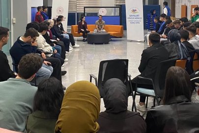 Milli boksör Şipal gençlerle buluştu
