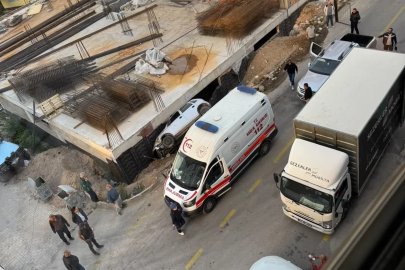 Otomobil inşaatın temeline düştü
