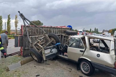Burdur’da traktör ile otomobil çarpıştı: 1 ağır yaralı
