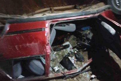Osmaniye’de otomobil köprü temeline düştü: Küçük çocuk "Baban iyi" sözleriyle sakinleştirildi
