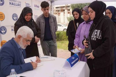 Yazar Ramazan Kayan, Kâhta 2. Kitap Günleri’nde okurlarıyla buluştu
