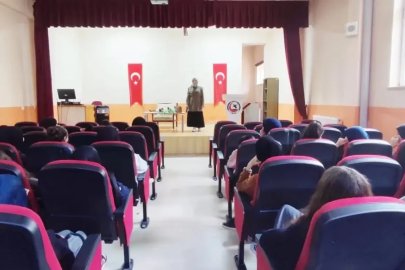 Bayburt’ta gençlere aile ahlakı anlatıldı
