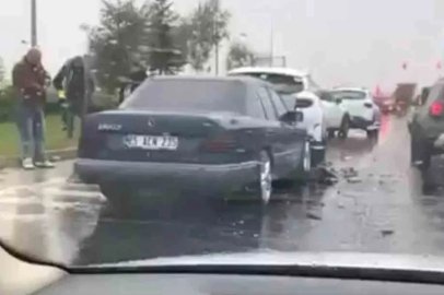 Erzurum’da yağmur kazaya neden oldu: 5 araç birbirine girdi
