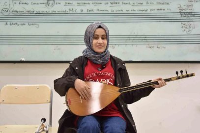 Büyükşehir Belediyesi’nin ücretsiz YKS kursları Rabia’yı hayaline kavuşturdu
