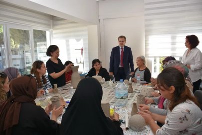 Salihli’de Aile Destek Merkezi çalışmalarını sürdürüyor
