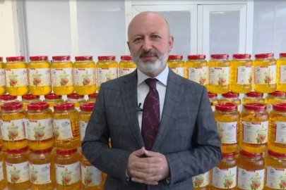 Başkan Çolakbayrakdar’ın ekimini ve hasadını yaptığı aspir yağı, vatandaşlara ücretsiz olarak dağıtılıyor
