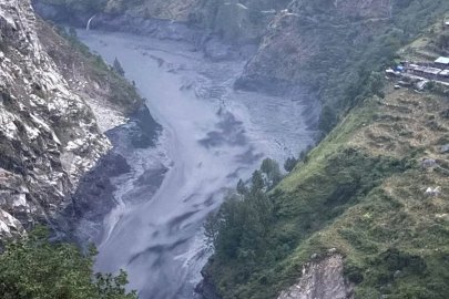 Nepal’deki selde 100’den fazla yabancı dağcı mahsur
