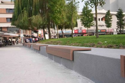 Düzce Millet Bahçesinde oturma alanları yenilendi
