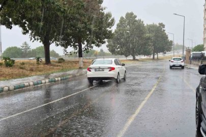 Tekirdağ’da sağanak yağış hayatı olumsuz etkiledi
