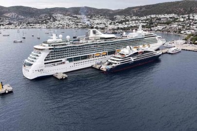 Bodrum Limanı’nda kruvaziyer hareketliliği: "2 bin 437 yolcu geldi"
