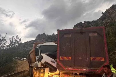 Adıyaman’da iki kamyon çarpıştı: 2 yaralı
