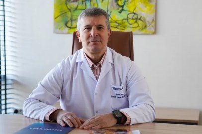 Uzmanından uyarı: "Meme kanserinde erken tanı erkekler için de hayati önem taşıyor"
