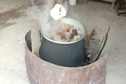 Selendi’de pekmez kazanları kaynamaya başladı
