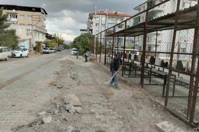 Koçarlı’da yol bakım ve çevre düzenleme çalışmaları sürüyor
