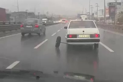 Aks demiri kırılan otomobilin tekerleği yerinden çıktı
