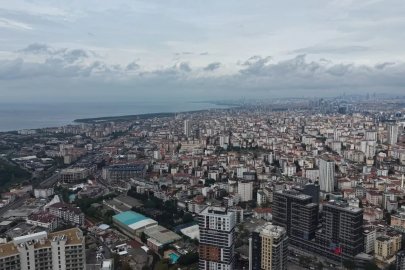 İstanbul’u iki farklı hava etkisi altına aldı: Yağmur bulutları havadan görüntülendi
