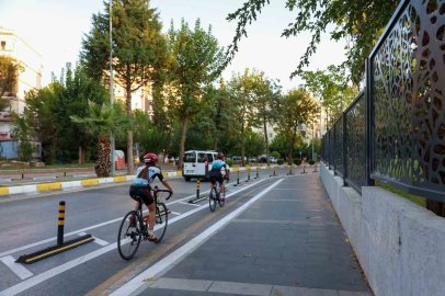 Bisiklet yolunda çalışmalar sürüyor

