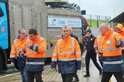 Büyükçekmece Belediyesi, sağanak yağış ve fırtınaya karşı çalışmalarını aralıksız sürdürüyor
