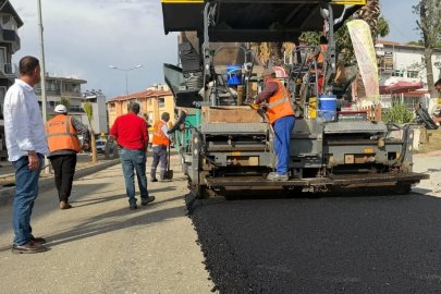 Yenipazar’da Büyük Menderes Caddesi’ne sıcak asfalt serimi başladı
