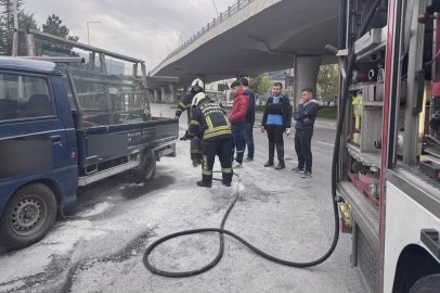 Seyir halindeki kamyonetin lastiği yandı
