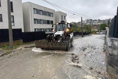 Başiskele Belediyesi sağanak yağışa karşı ekipleriyle sahada
