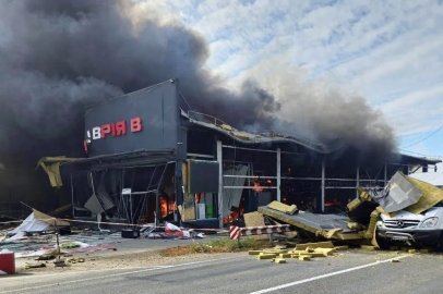 Rusya, Odessa’da süpermarketi vurdu
