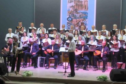 Gömeç’te türkü şöleni: Anadolu’nun sesi gönülleri fethetti
