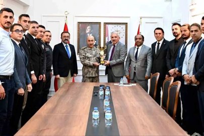 Muğla birincisi olan Emniyet voleybol takımı bölge müsabakalarına katılacak
