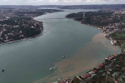 Yağmur sonrası İstanbul Boğazı çamura bulandı
