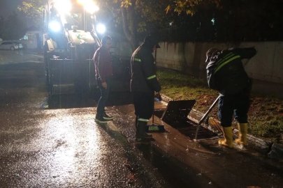 Çayırova’da sağanağa karşı ekipler gece boyunca çalıştı
