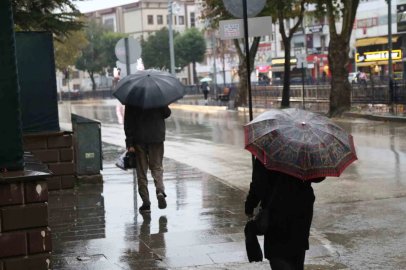 Kastamonu’da sağanak yağış etkili oluyor
