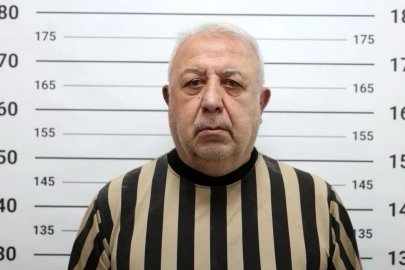 Milli İstihbarat Teşkilatı ve Suriye Genel İstihbarat Servisi’nin koordineli düzenlediği operasyon sonucunda "kırmızı kategori"de aranan Mihraç Ural da Suriye’de sınırda yakalandı.
