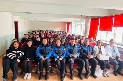Polisten öğrencilere yönelik güvenlik ve bilinçlendirme eğitimi
