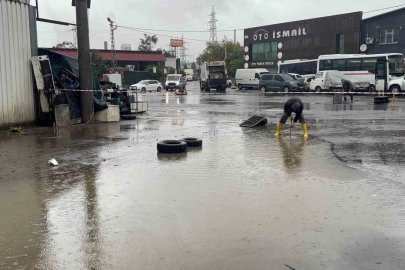 Karadeniz Ereğli’de heyelanın ardından binada yaşayanlar tahliye edildi
