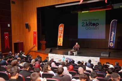 İhsan Süreyya Sırma, Kâhta 2. Kitap Günleri’nde okurlarıyla buluştu
