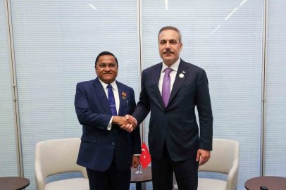 Bakan Fidan, Sri Lankalı Bakan Herath ile bir araya geldi
