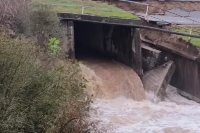 Susurluk’ta aşırı yağışlar Çaylak Köprüsü’nü çökertti
