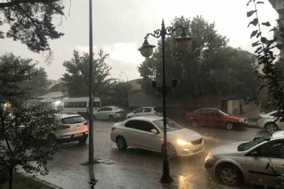 Erzincan’da fındık büyüklüğünde dolu yağdı
