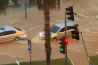 Mersin’de sağanak yağış hayatı olumsuz etkiledi
