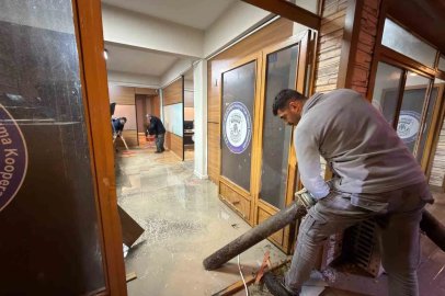 Kemaliye’de dolu ve sağanak nedeniyle heyelan ve su baskınları yaşandı
